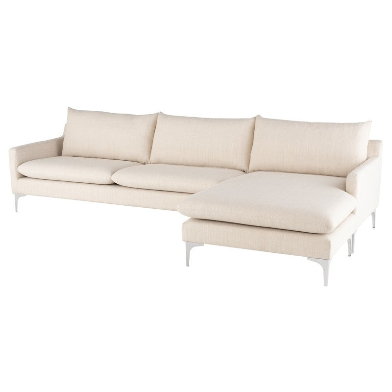 Sofa góc SF-387 màu kem nhạt, chụp từ góc cao phía trước bên phải, tương tự ảnh sofa xám nhưng với tông màu sáng hơn. Thiế…
