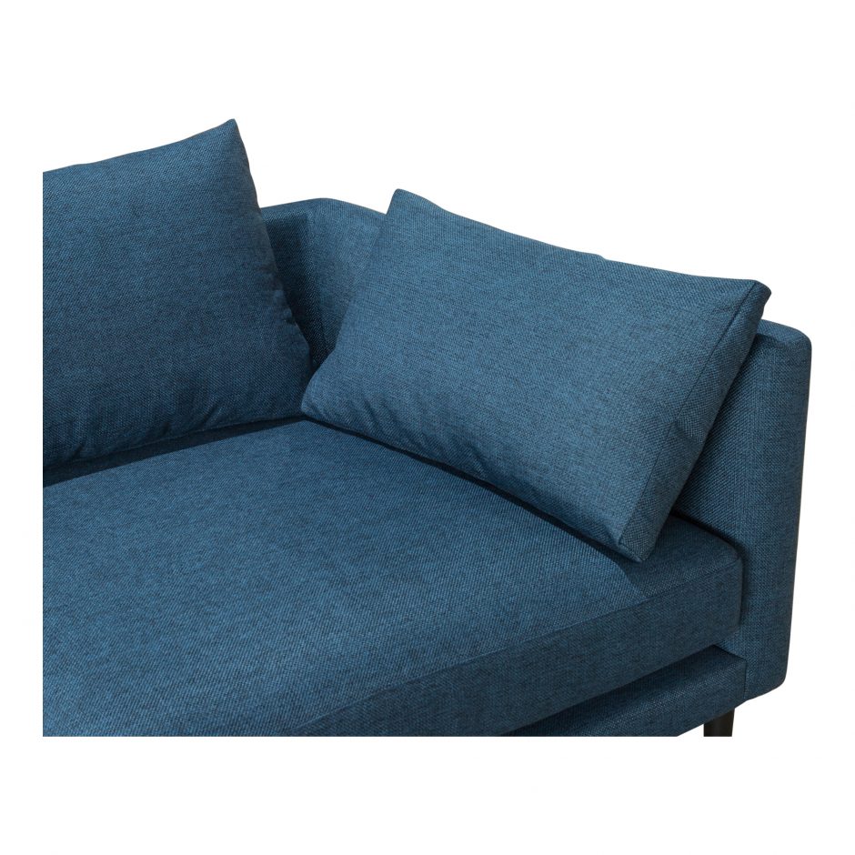 Cận cảnh phần đệm ngồi và đệm tựa của sofa băng SF-439. Các đệm rời bọc vải màu xanh đậm, có độ phồng nhẹ, cho thấy chất l…