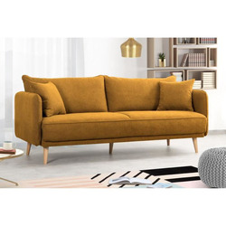Sofa băng 3 chỗ màu vàng mù tạt nổi bật, được bọc vải cao cấp, đặt trong không gian phòng khách hiện đại. Ghế có thiết kế…