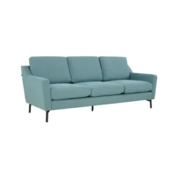 Sofa băng ba chỗ màu xanh ngọc nhạt, chụp góc 3/4 từ phía trước bên phải. Kiểu dáng hiện đại với tay vịn vuông vắn, đệm ng…