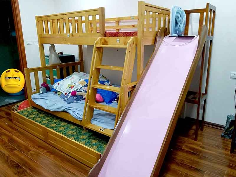 giường tầng có cầu trượt