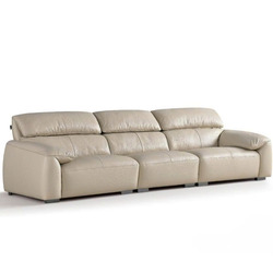 Chiếc sofa băng 3 chỗ SF32-315 được chụp từ góc hơi chếch phía trước, nổi bật trên nền trắng tinh. Sofa có kiểu dáng hiện…