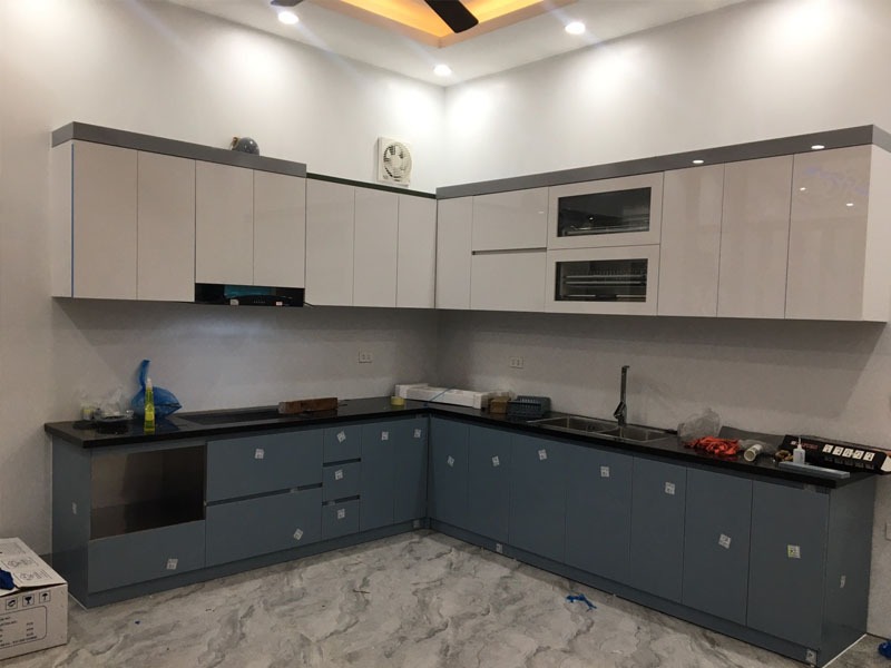 nên làm tủ bếp bằng chất liệu gì