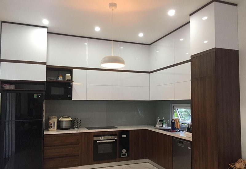 27 Mẫu Tủ bếp kịch trần Tiện Nghi Cho Căn Bếp Gia Đình Hiện Đại