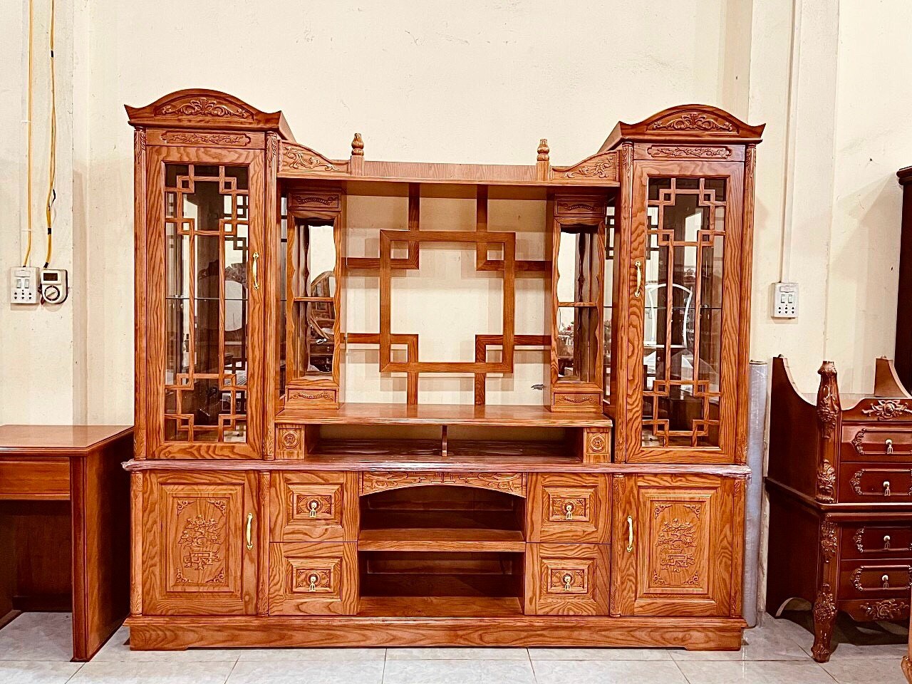 22 Tủ Rượu Gỗ Tự nhiên Không Thể Thiếu Của Phòng Khách Sang Trọng