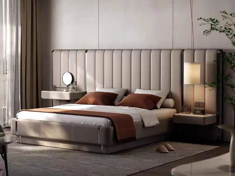 Giường ngủ bọc da cao cấp GI5363-18 được chụp từ góc chếch bên trái, làm nổi bật toàn bộ thiết kế sang trọng trong không g…
