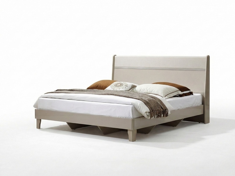 Giường ngủ BN2474-18 kích thước 1m8x2m, chụp góc nghiêng trên nền trắng. Giường có thiết kế hiện đại với đầu giường bọc nệ…