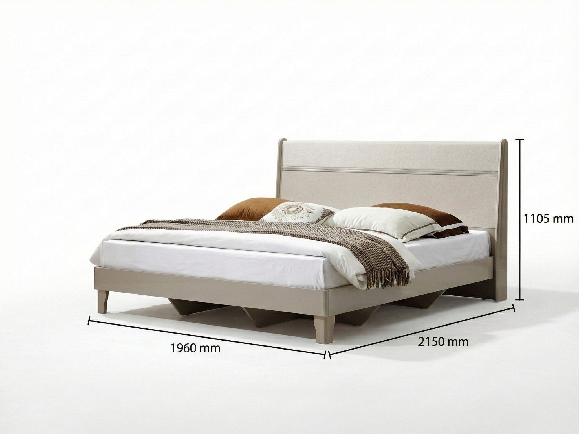 Giường ngủ BN2474-18 với các chú thích kích thước chi tiết (L2150*W1960*H1105MM), chụp trên nền trắng. Giường có đầu giườn…