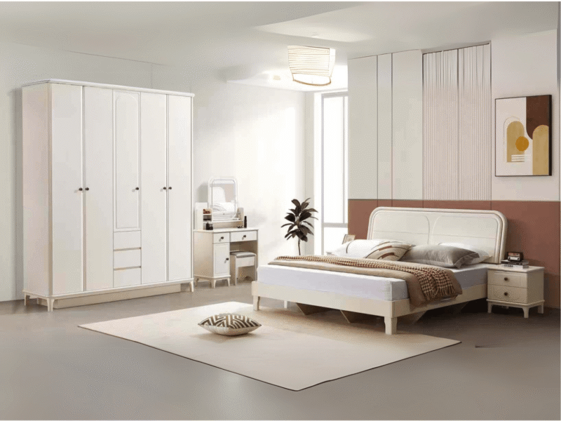 Toàn cảnh một phòng ngủ hiện đại được bài trí gọn gàng với bộ nội thất BN2461-5 màu kem. Giường ngủ 1m8x2m đặt giữa phòng…