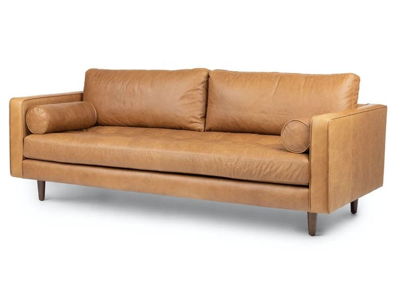 Sofa băng SF-433 bọc da công nghiệp màu nâu da bò, chụp từ góc cao hơi nghiêng. Hình ảnh làm nổi bật đường nét thanh lịch…