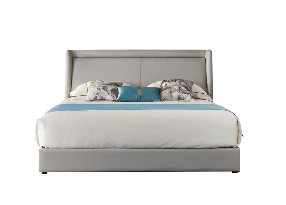 Giường ngủ bọc da GIQF268-18 chụp chính diện trên nền trắng. Đầu giường cao, có hai tấm đệm lớn bọc da nhân tạo màu xám nh…