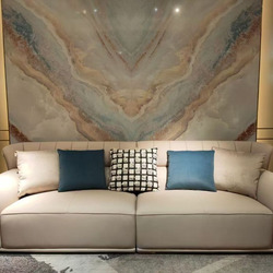 Sofa băng 4 SBQ929-4 màu be nhạt được đặt trong không gian phòng khách sang trọng. Ghế có thiết kế hiện đại với đường cong…