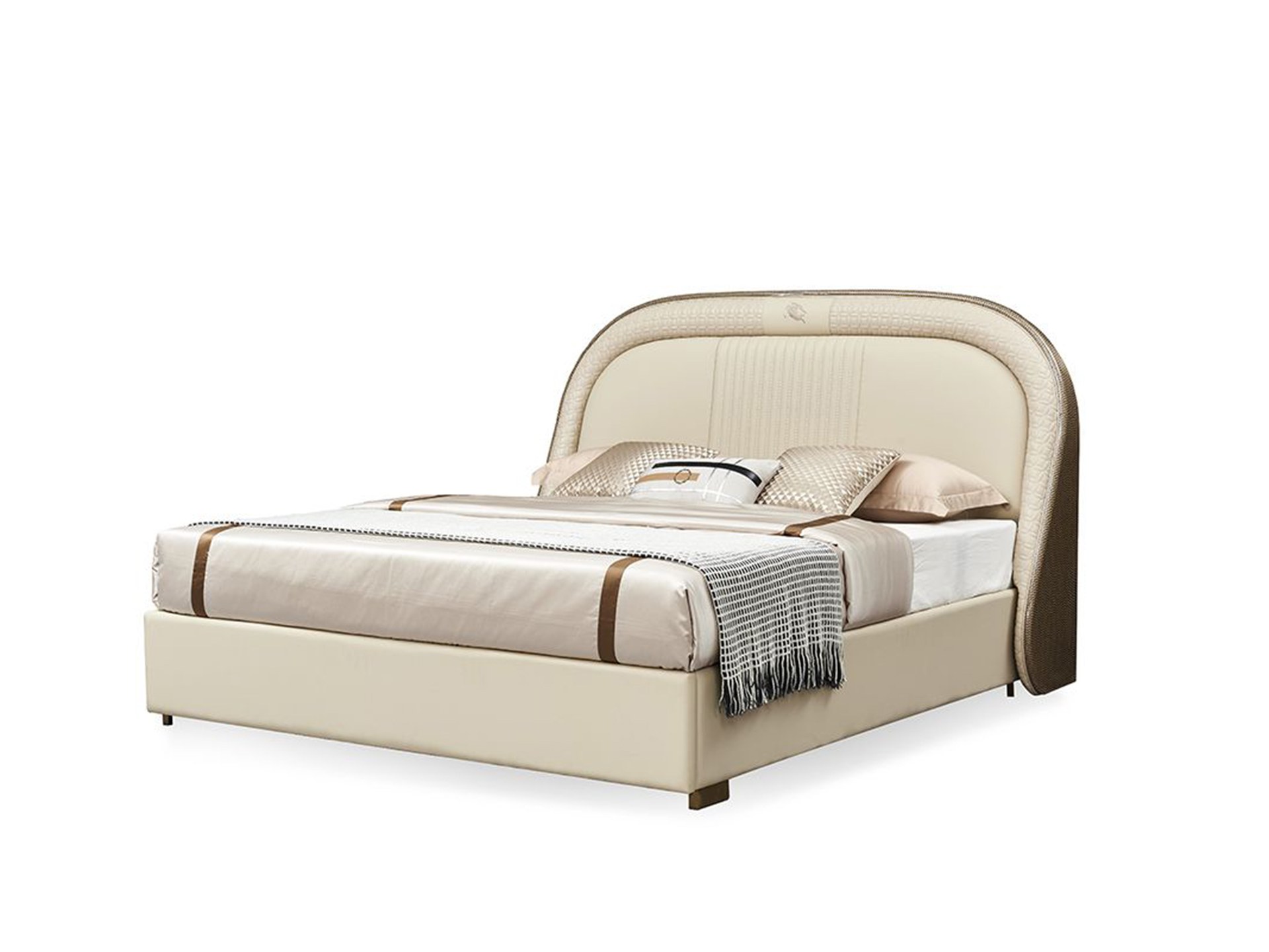 Giường Ngủ Pegasus Luxe GIQF811-18 nhìn từ góc nghiêng, đặt trong một không gian phòng ngủ rộng rãi và thoáng đãng. Giường…