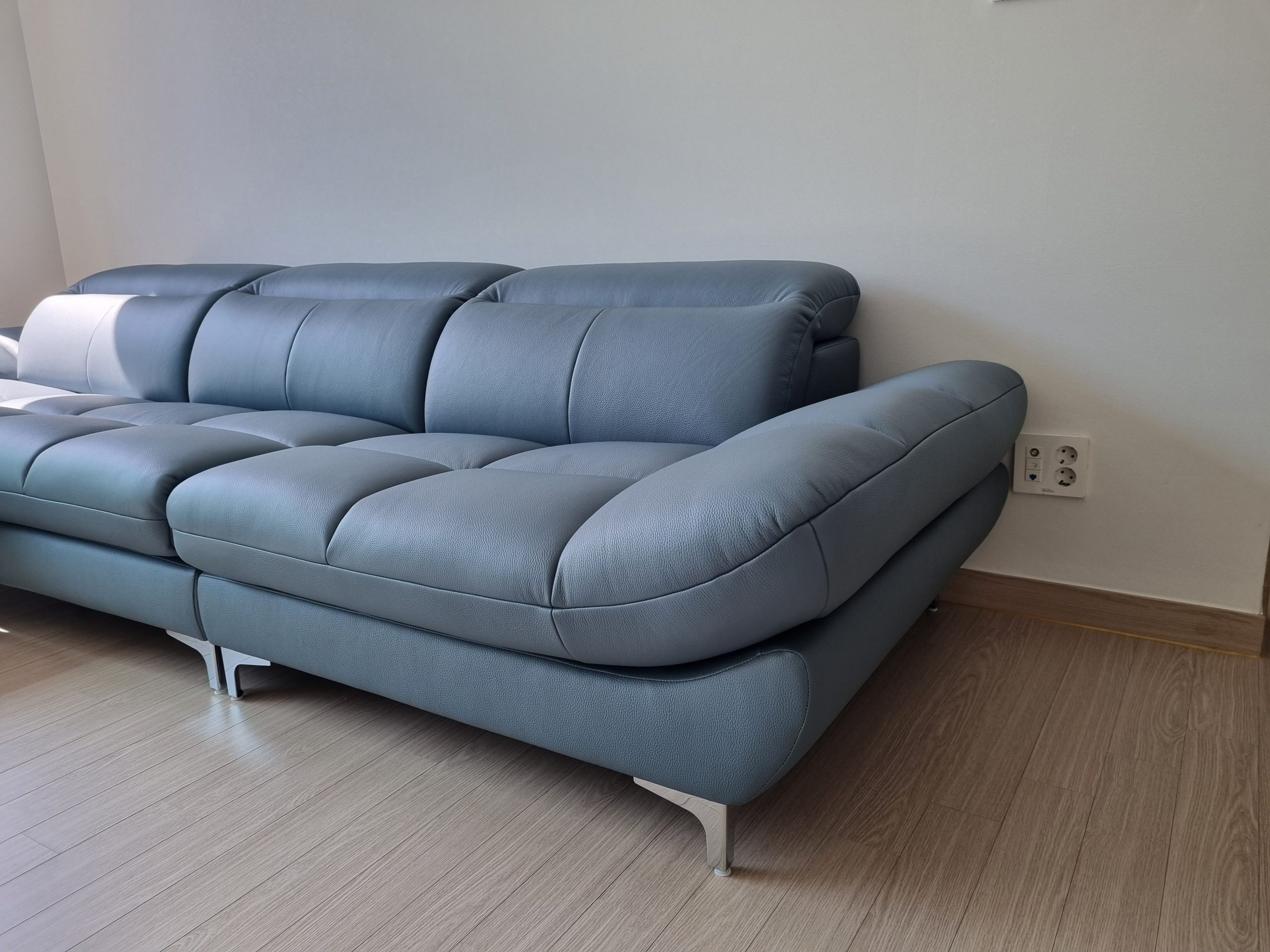 Sofa ASCEND - Sofa Băng Hiện Đại Cho Chủ Nhà Trẻ Trung