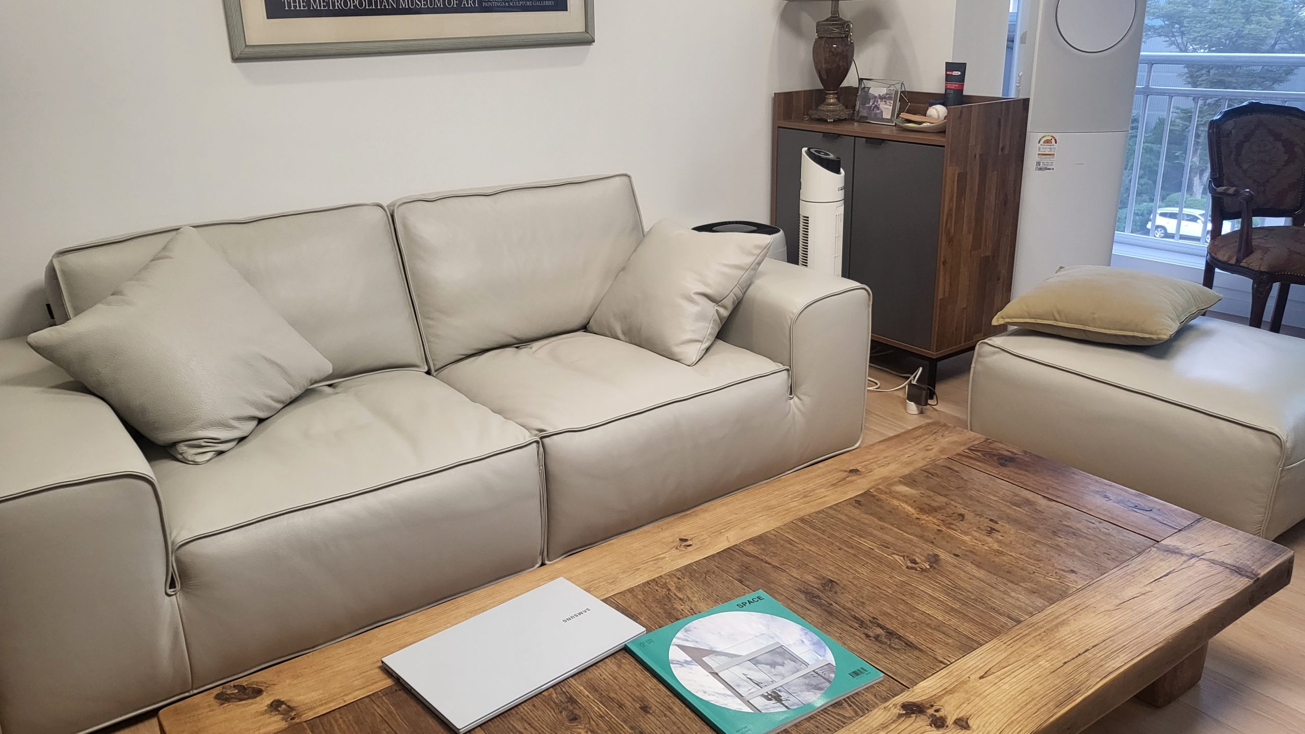 Sofa COZYLOAF – Sofa Da Dáng Băng Hiện Đại Êm Ái Thiết Kế Tối Giản