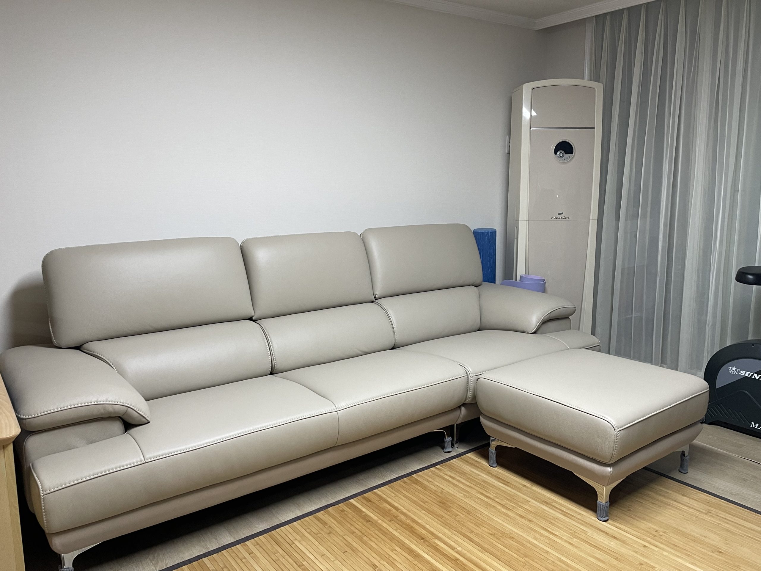 Sofa SANCTUM – Sofa Da Cao Cấp Hiện Đại Tối Ưu Sự Êm Ái 