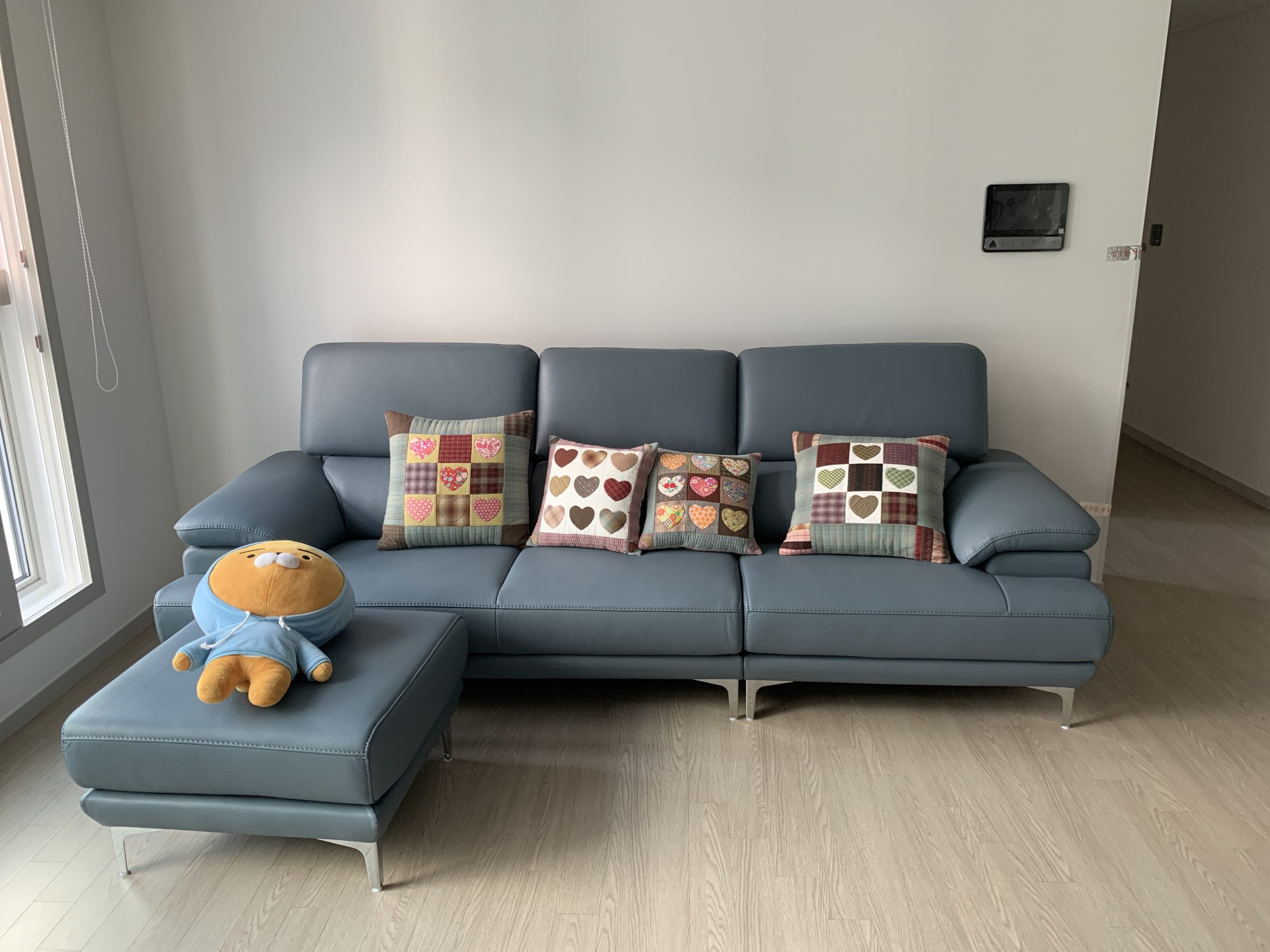 Sofa SANCTUM – Sofa Da Cao Cấp Hiện Đại Tối Ưu Sự Êm Ái 