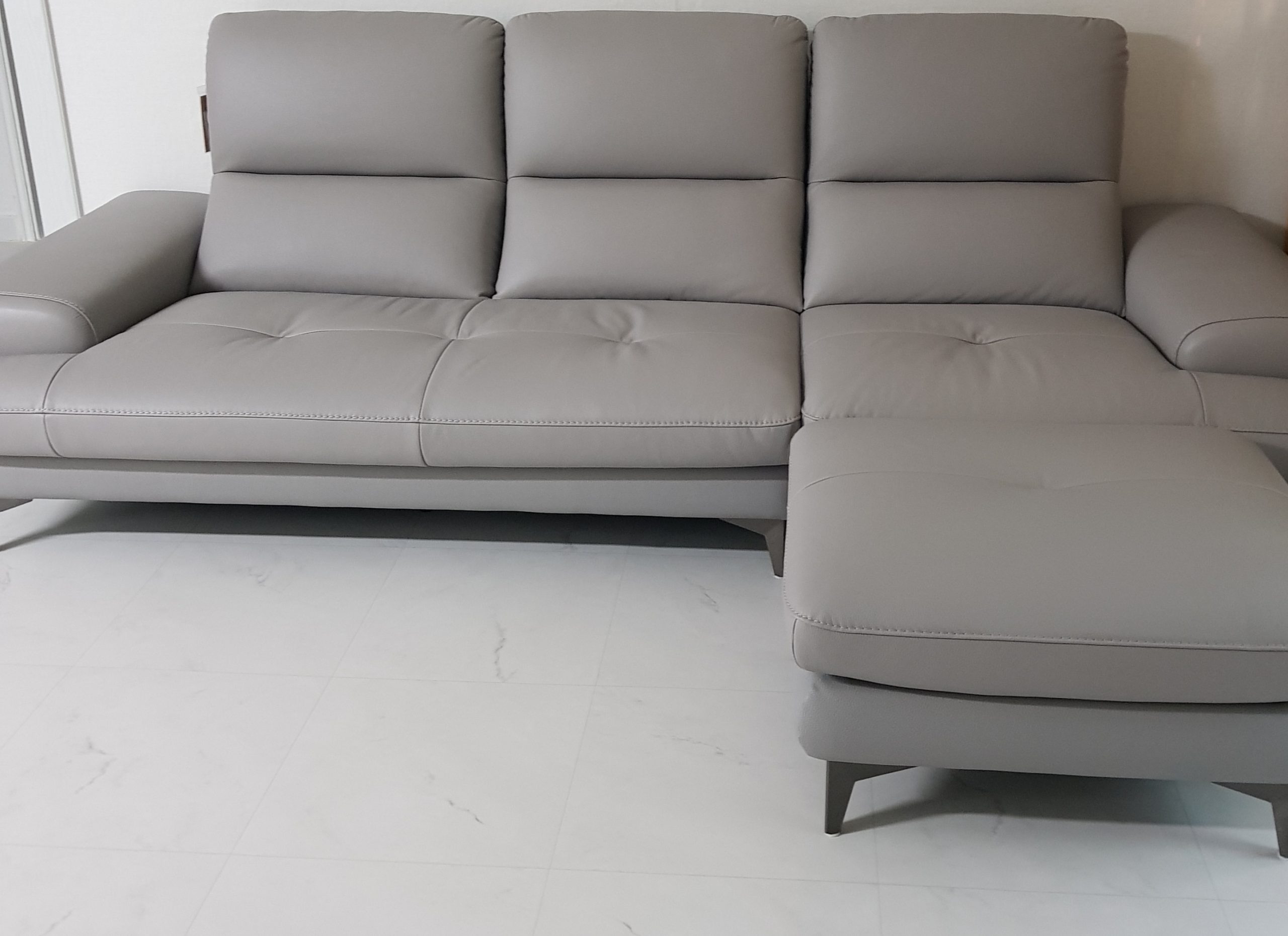 Sofa ZEPHYR – Sofa Da Cao Cấp Hiện Đại Êm Ái Tối Ưu