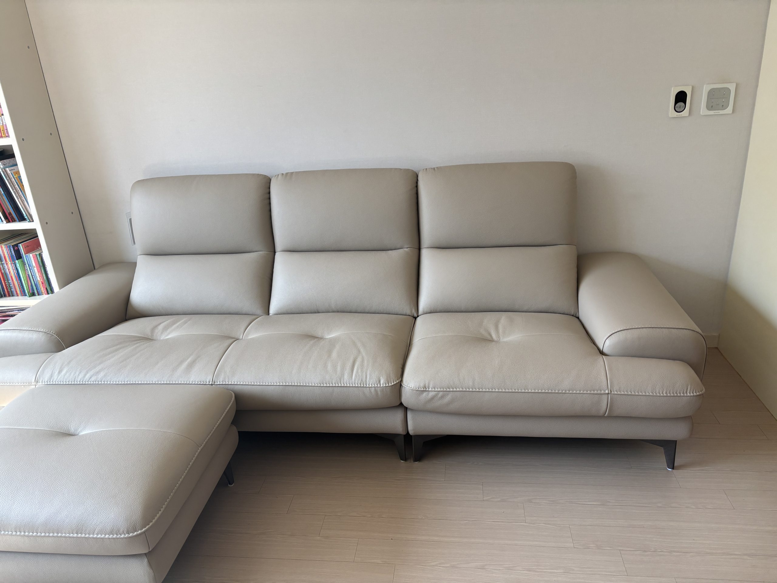 Sofa ZEPHYR – Sofa Da Cao Cấp Hiện Đại Êm Ái Tối Ưu
