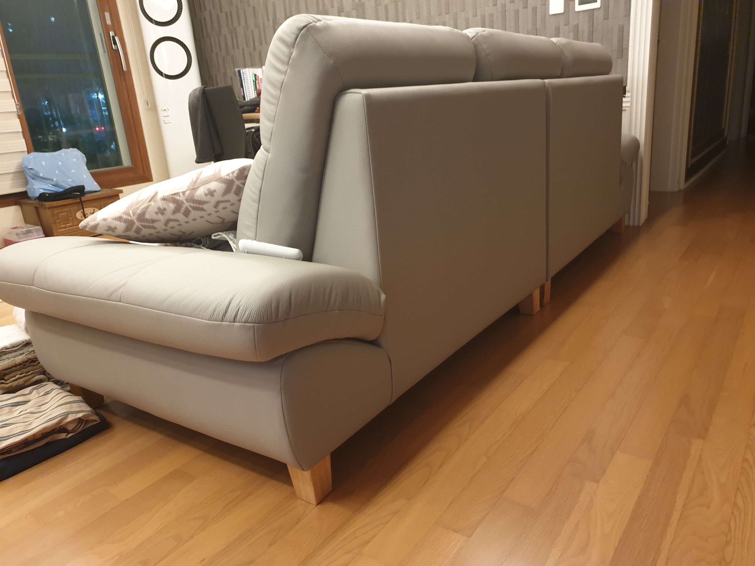 Sofa LIVIAN - Sofa Da Cao Cấp Hiện Đại Êm Ái