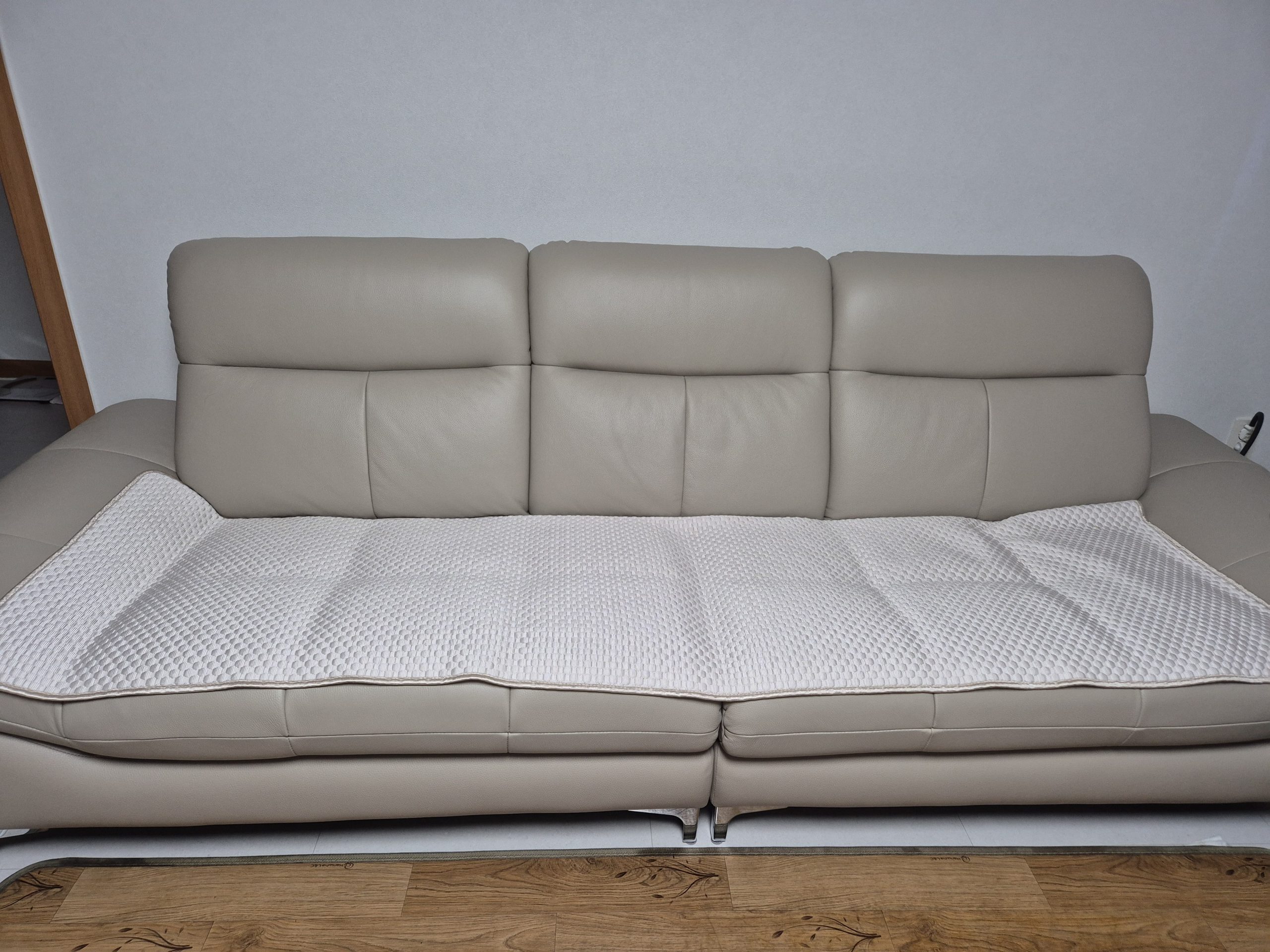 Sofa LIVIAN - Sofa Da Cao Cấp Hiện Đại Êm Ái