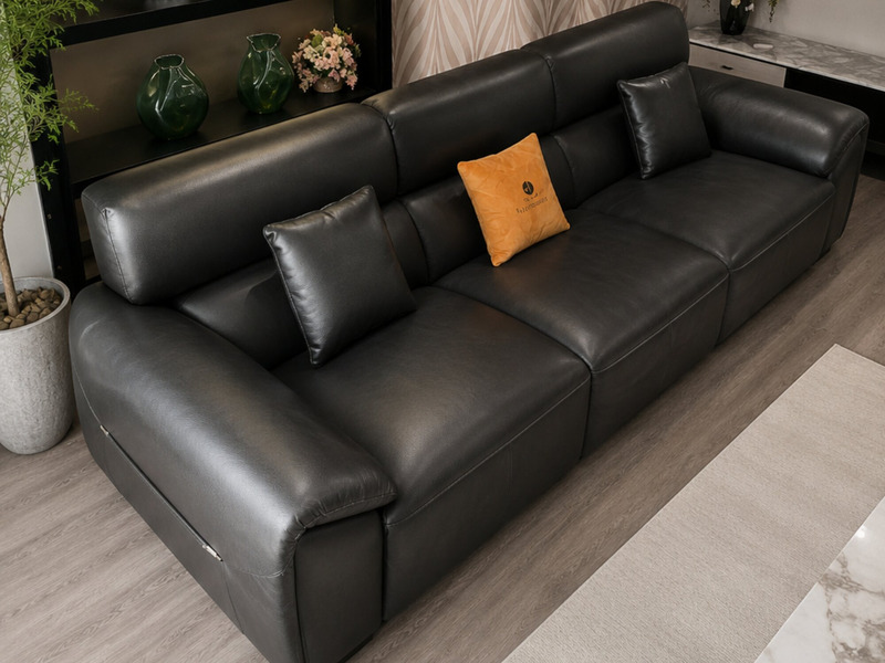 Sofa băng nhập khẩu SF-HY07-30 màu đen, chụp từ góc cao bên phải, cho thấy toàn bộ chiều dài L3000MM của ghế. Bề mặt da bò…