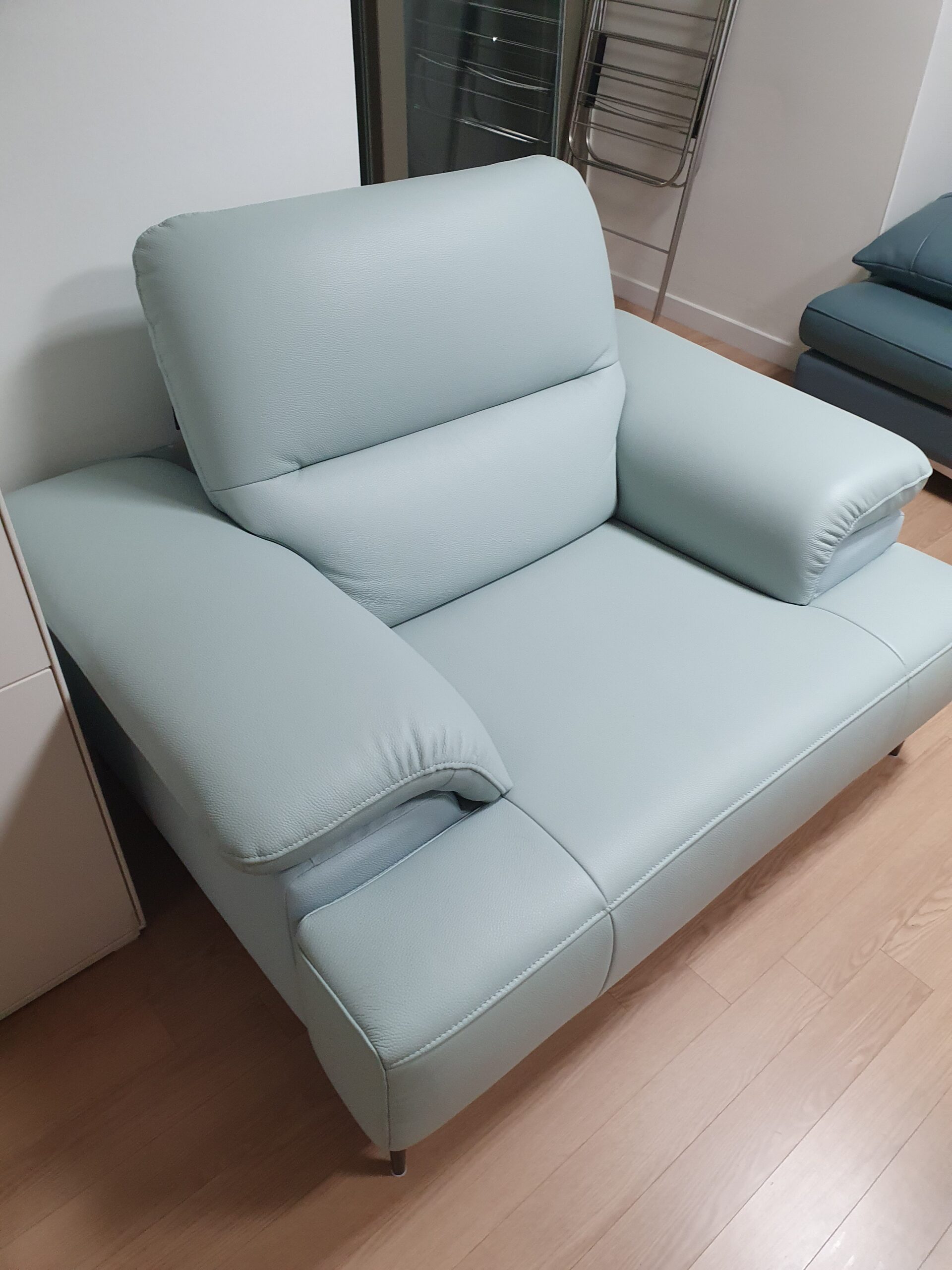 Sofa Alina - Sofa Đơn Thư Giãn Bọc Da Cao Cấp Sang Trọng