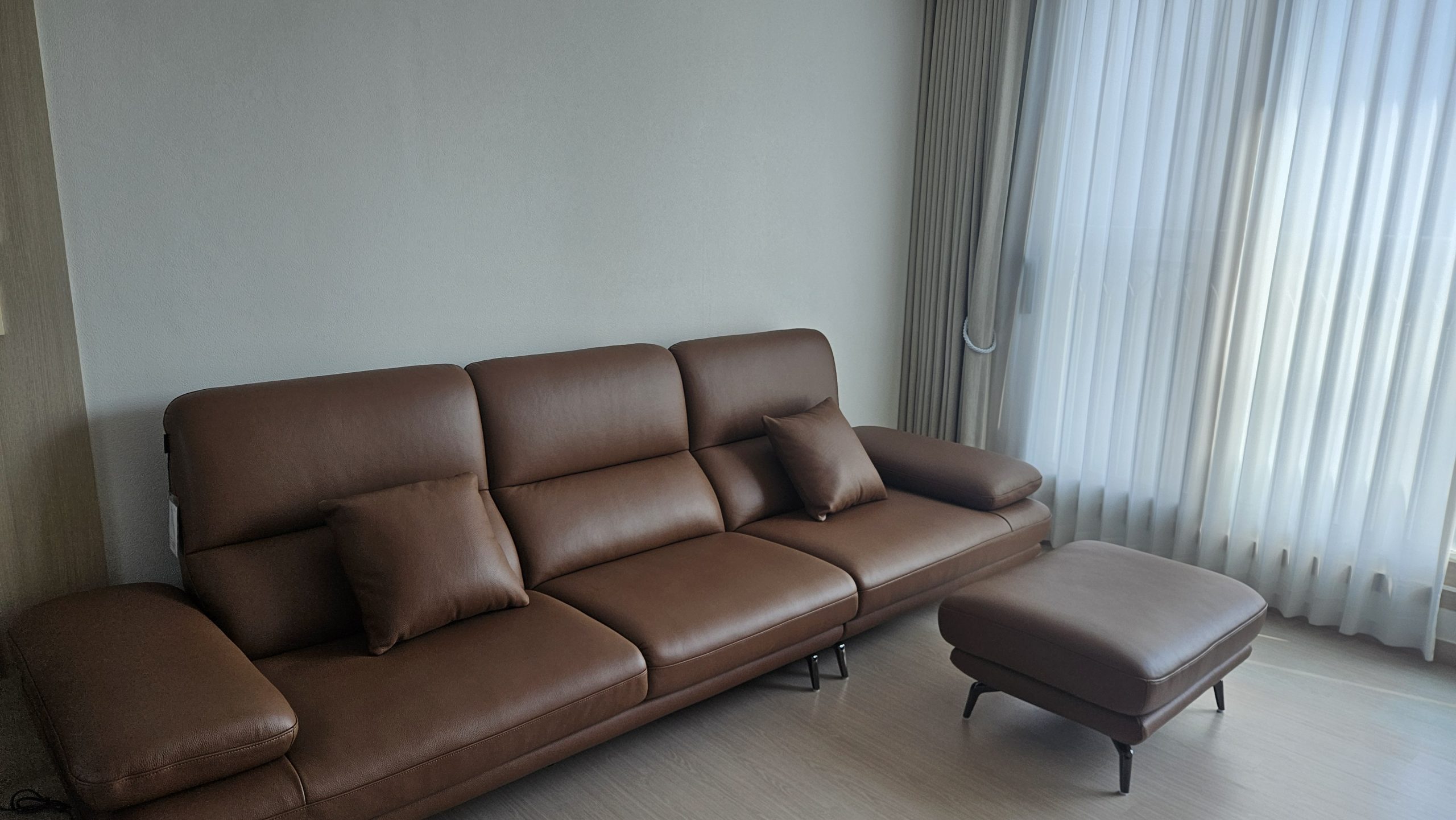 Sofa BENEDICT – Sofa Da Cao Cấp 4 Chỗ Hiện Đại Tinh Tế