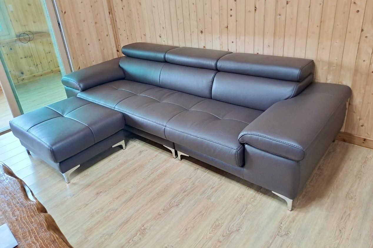 Sofa BRIO – Sofa Da Dáng Văng Hiện Đại Đa Chức Năng Tựa Đầu Điều Chỉnh