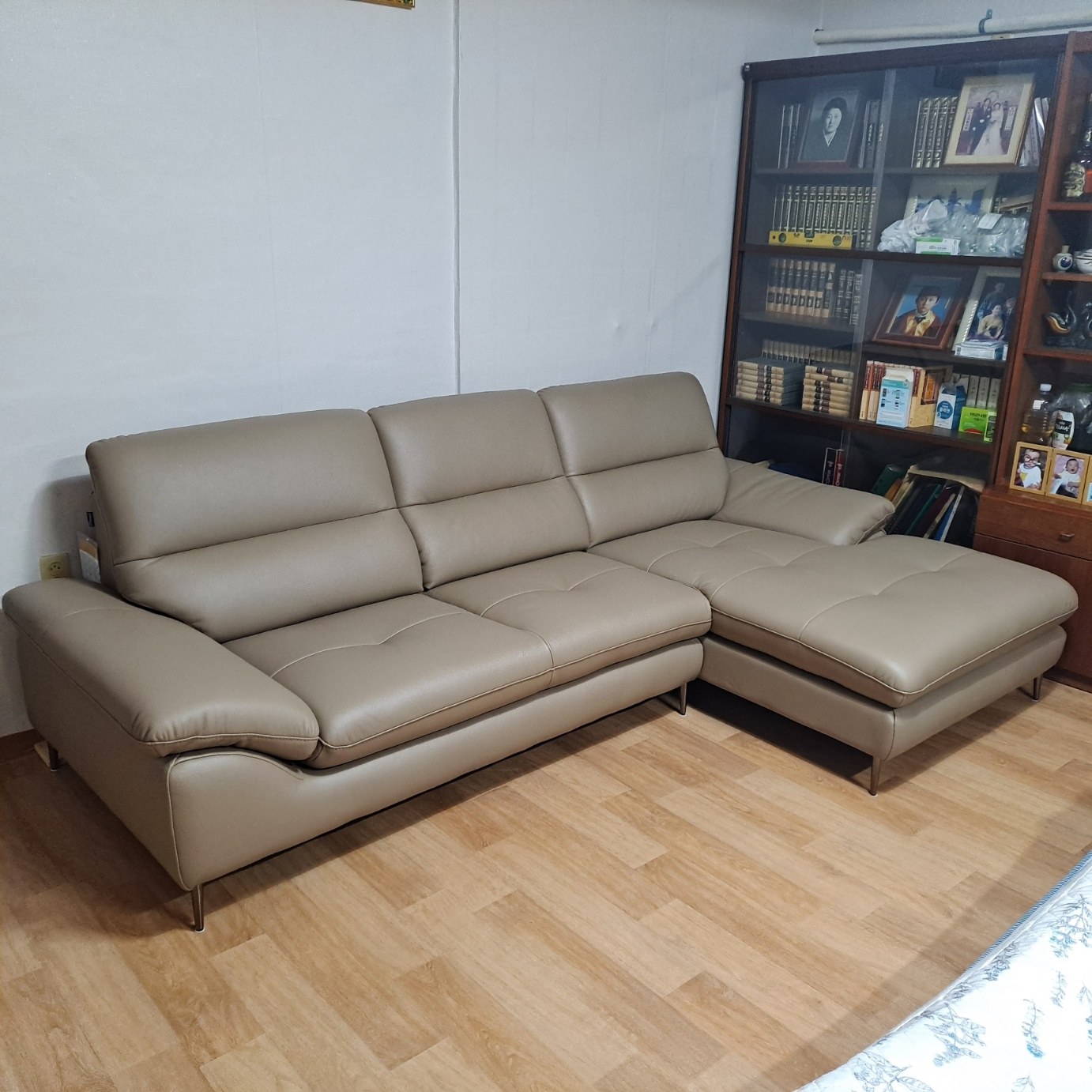 Sofa ESTEL – Sofa Góc Bọc Da Cao Cấp Hiện Đại Và Êm Ái