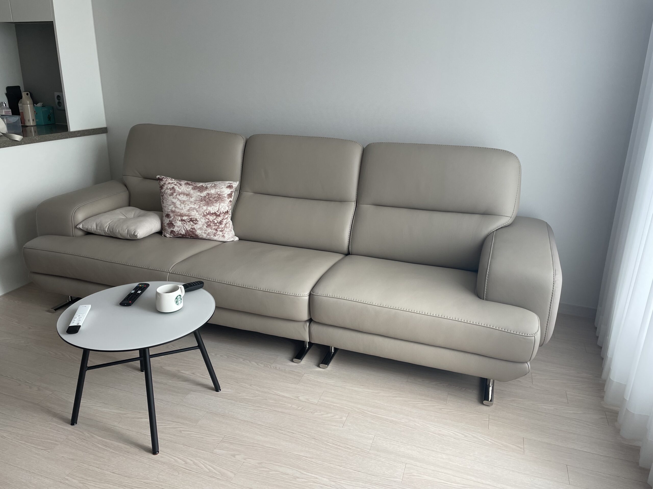 Sofa ETHEREAL - Sofa Băng Bọc Da Thiết kế Mạnh Mẽ, Sang Trọng