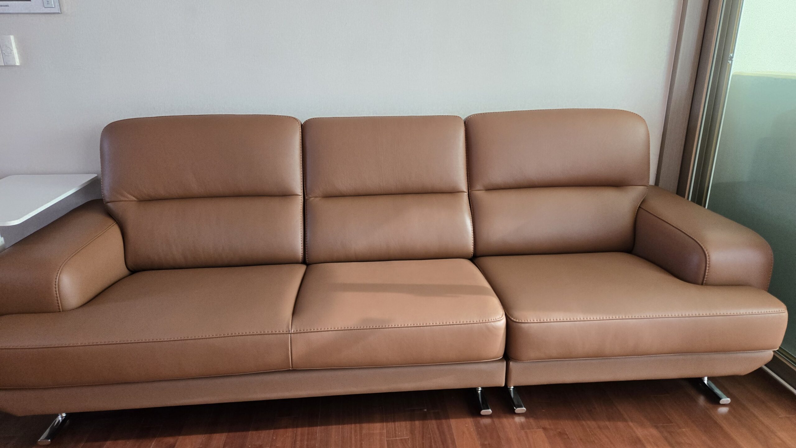 Sofa ETHEREAL - Sofa Băng Bọc Da Thiết kế Mạnh Mẽ, Sang Trọng