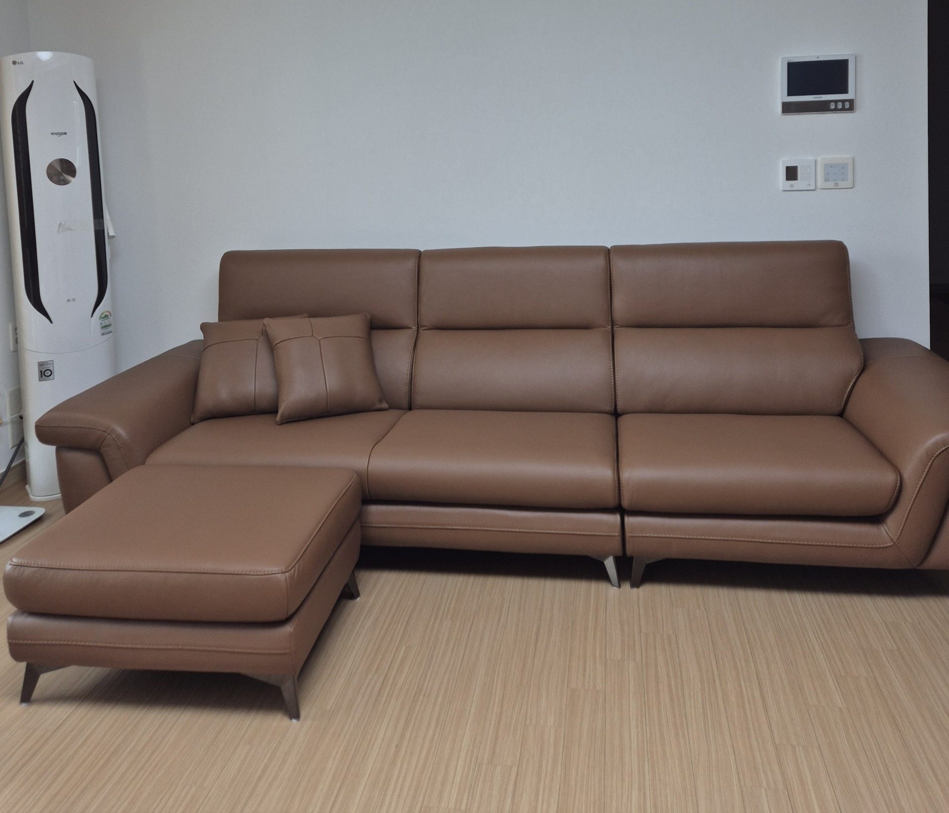 Sofa FLOWEN – Sofa Băng Hiện Đại 4 Chỗ Bọc Da Cao Cấp Êm Ái Thoải Mái