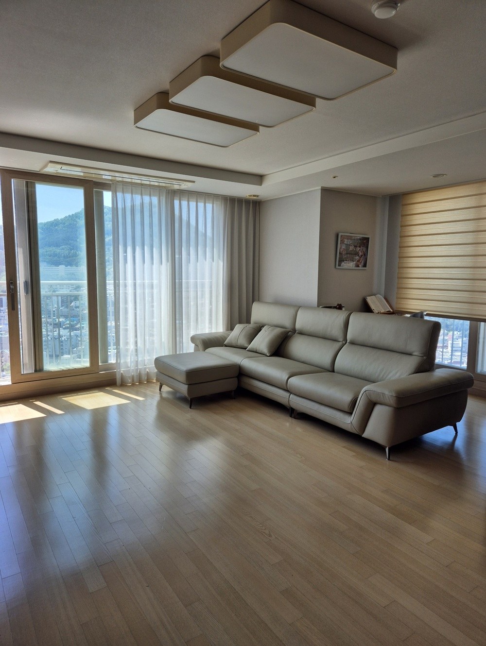 Sofa FLOWEN – Sofa Băng Hiện Đại 4 Chỗ Bọc Da Cao Cấp Êm Ái Thoải Mái