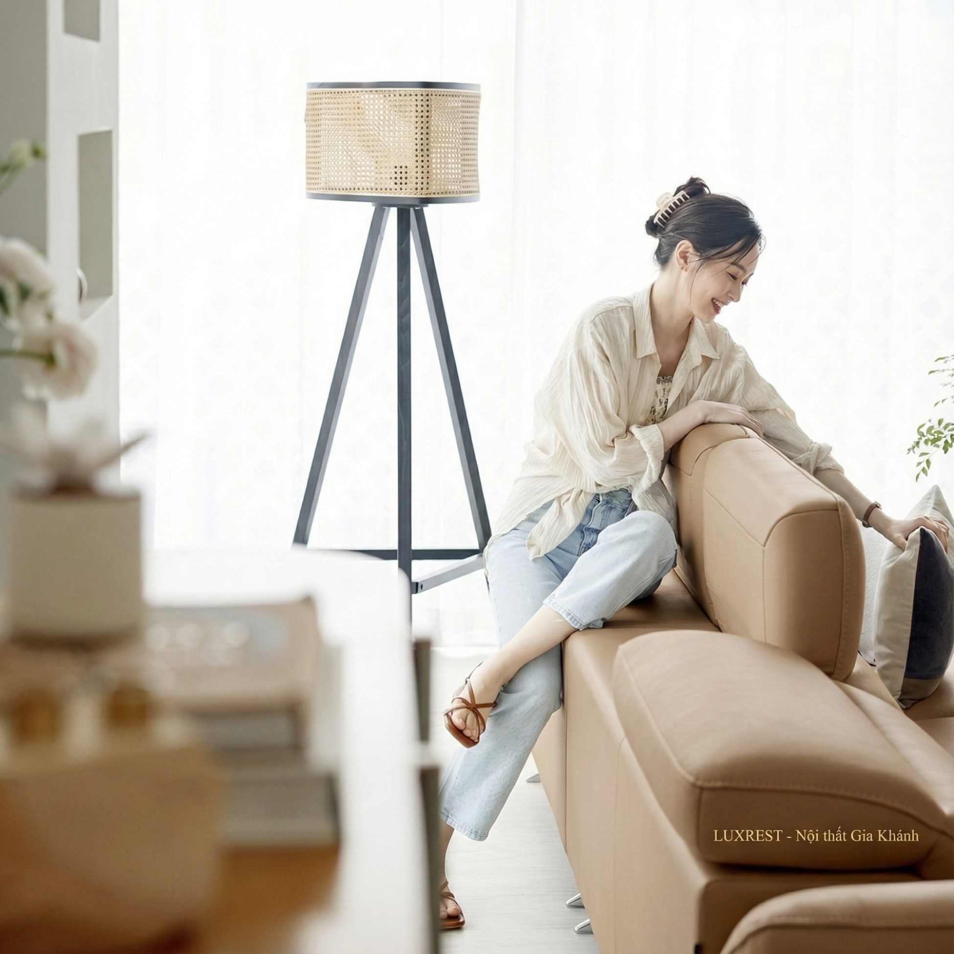 Sofa LUXREST – Sofa Da Dáng Văng Nghỉ Ngơi Êm Ái Cho Không Gian Sống Hiện Đại