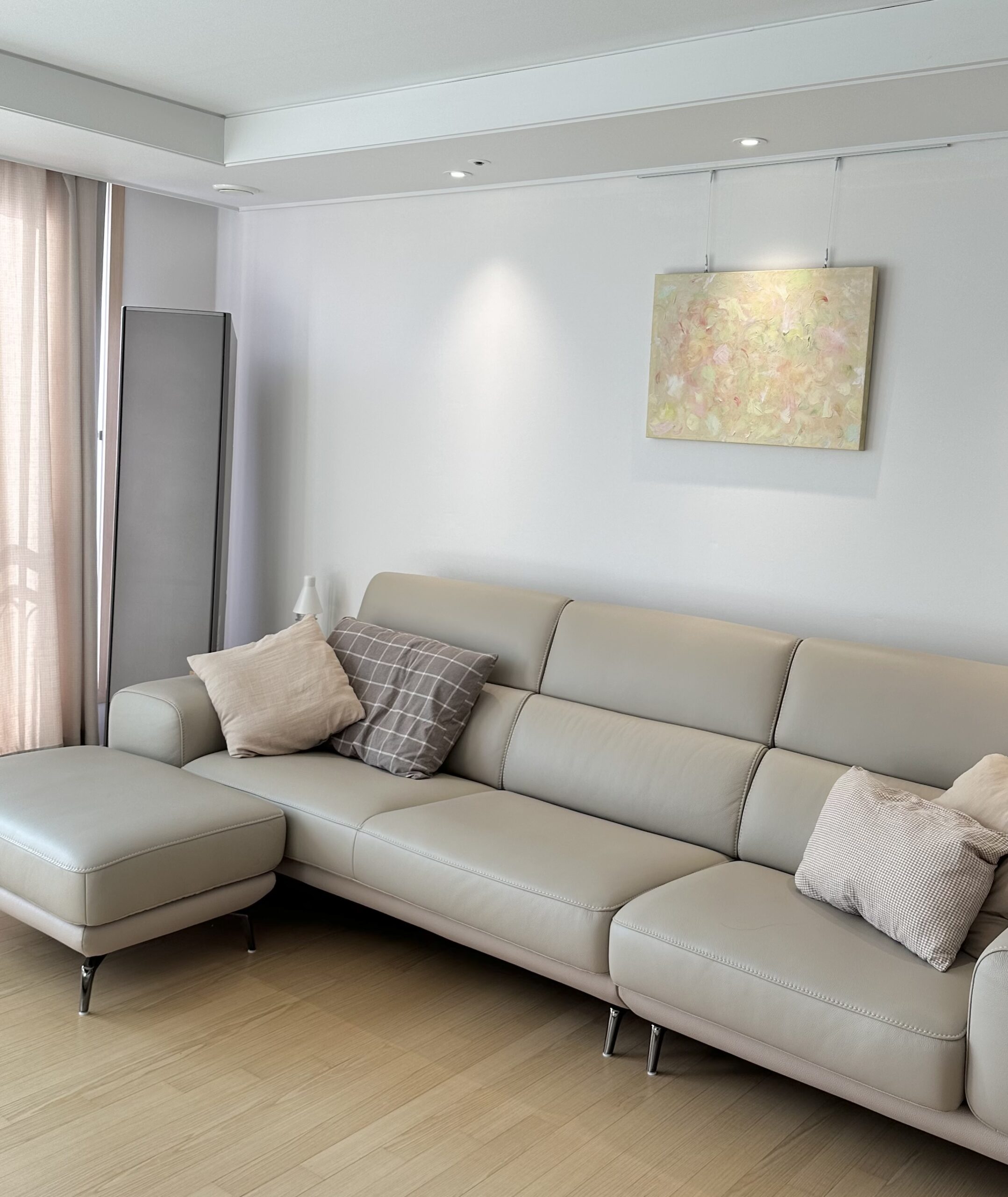 Sofa MELLARO - Sofa Da Dáng Băng 3 Chỗ Tựa Đầu Thông Minh Sang Trọng