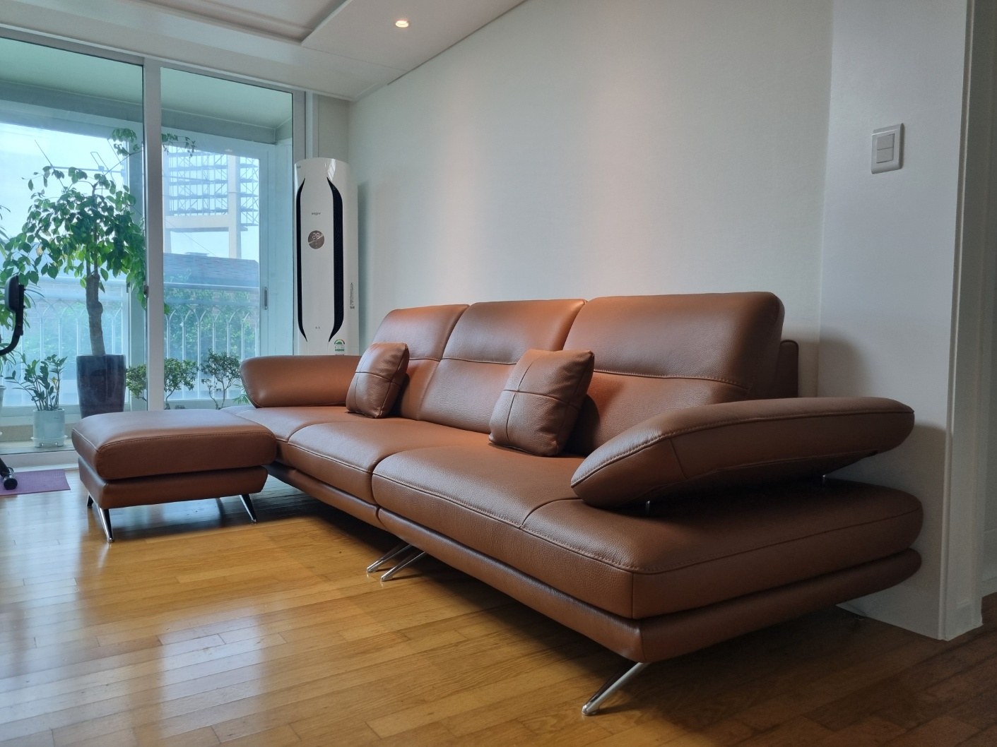Sofa NERIN – Sofa Góc Bọc Da Cao Cấp Với Tựa Tay Vịn Điều Chỉnh Thông Minh