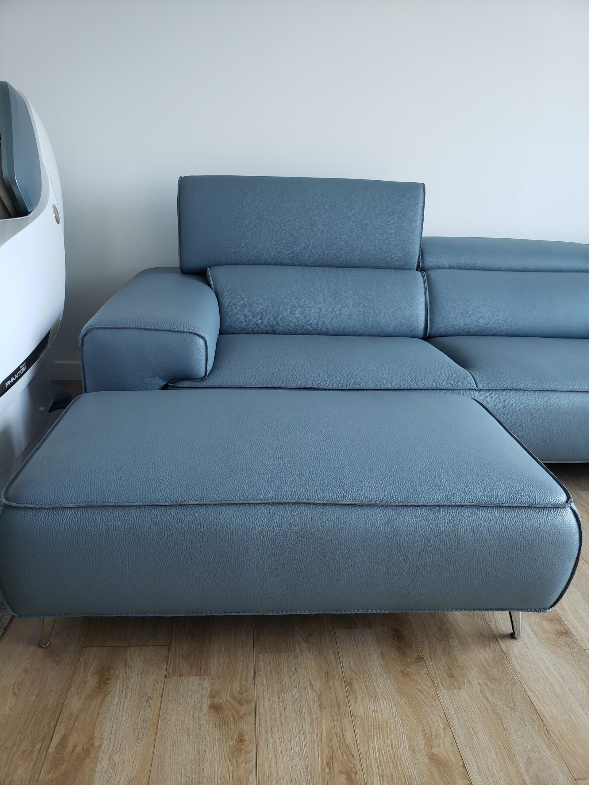 Sofa STERLING - Sofa Băng Cỡ Lớn Có Tựa Đầu Thông Minh Thiết Kế Mạnh Mẽ
