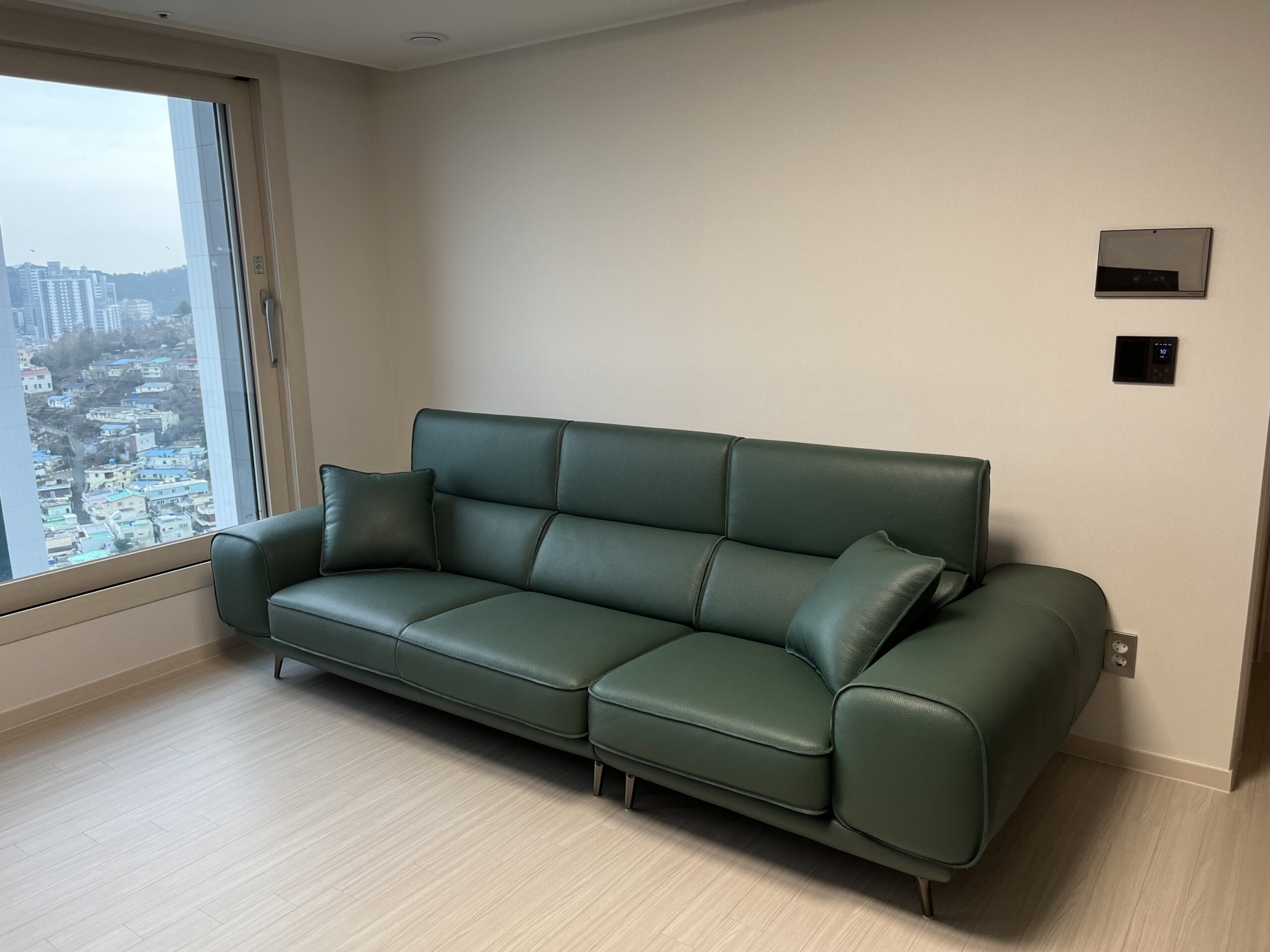 Sofa VERMONT - Sofa Băng Ấm Áp Thư Giãn Với Tựa Đầu Thông Minh