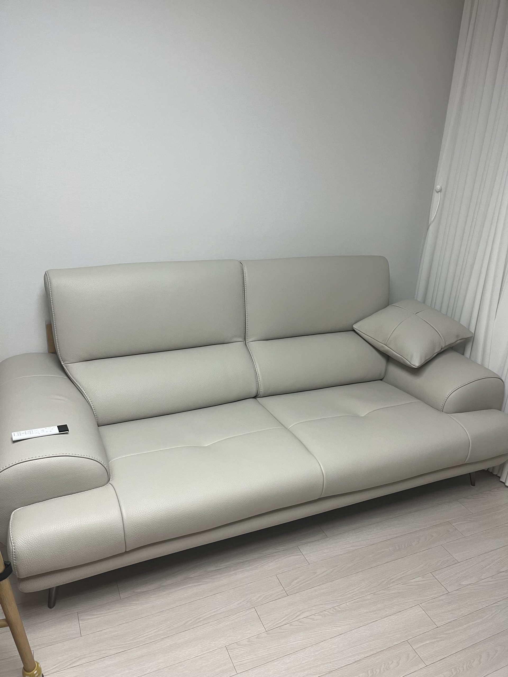 Sofa WARMIA – Sofa Da Cao Cấp Thiết kế Hiện Đại Tinh Tế Cho Phòng Khách Sang Trọng