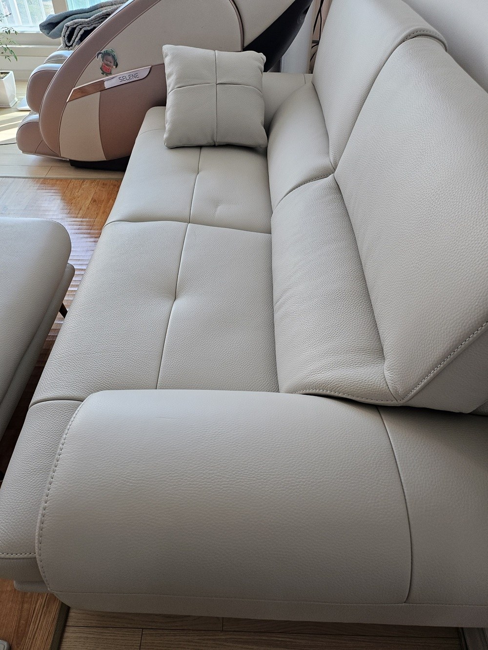 Sofa WARMIA – Sofa Da Cao Cấp Thiết kế Hiện Đại Tinh Tế Cho Phòng Khách Sang Trọng