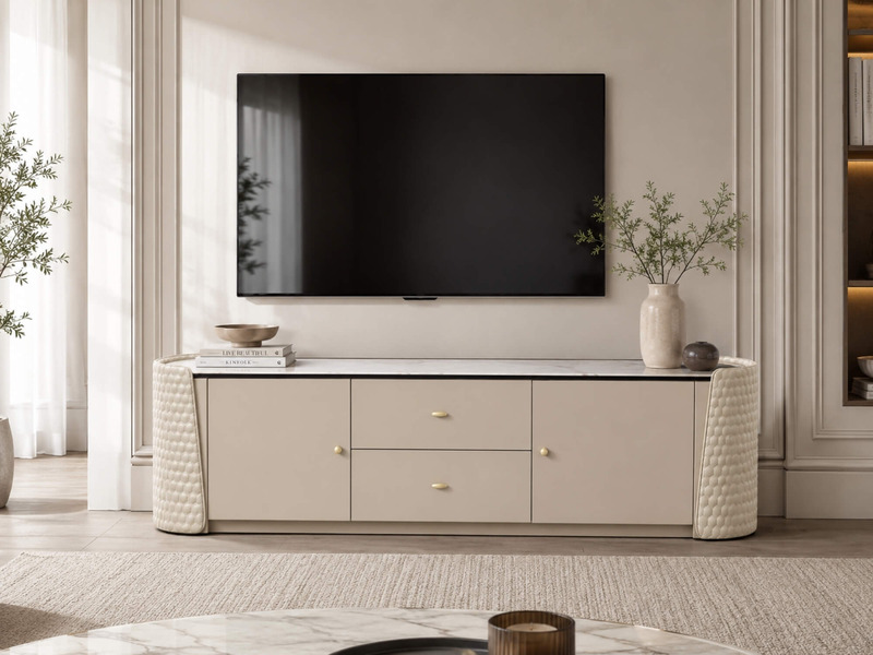Kệ tivi IMPERIO Luxury KTQ916 màu kem trang nhã, mặt đá trắng vân mây, chân đế bọc da dập nổi tinh xảo. Sản phẩm được đặt…