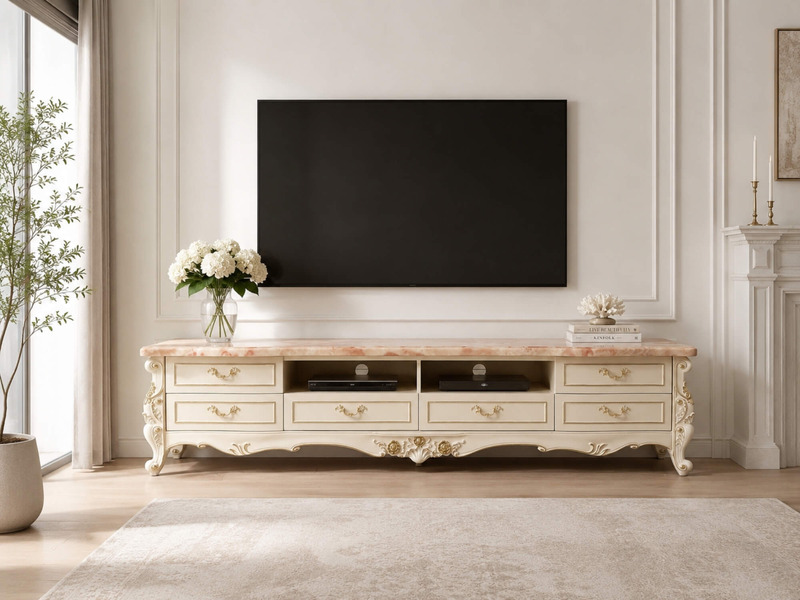 Kệ tivi SAVOY 2M2 tân cổ điển được chụp chính diện, thể hiện rõ thiết kế sang trọng. Kệ có mặt đá nhân tạo vân hồng nổi bậ…