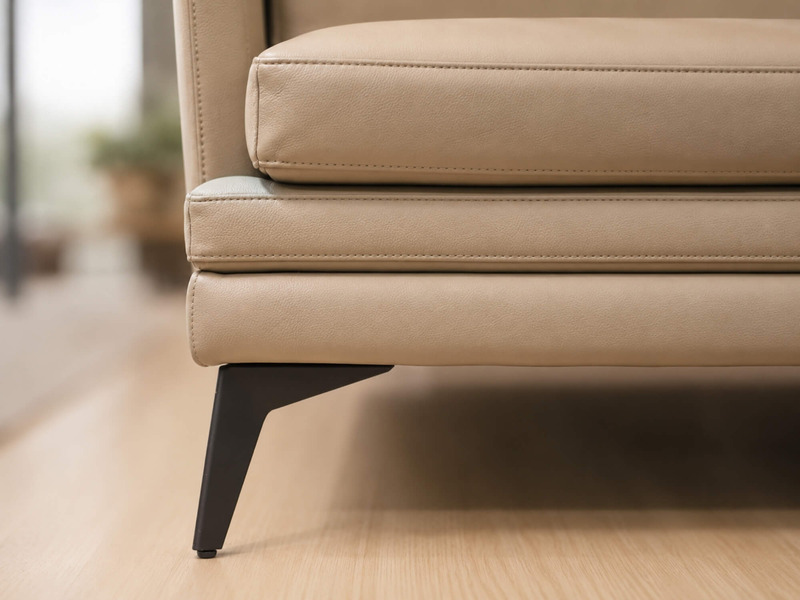 Chi tiết các lớp đệm ngồi và tựa lưng của sofa LEXINGTON màu nâu be, cho thấy sự xếp lớp tinh tế và độ đàn hồi của mút, tạ…