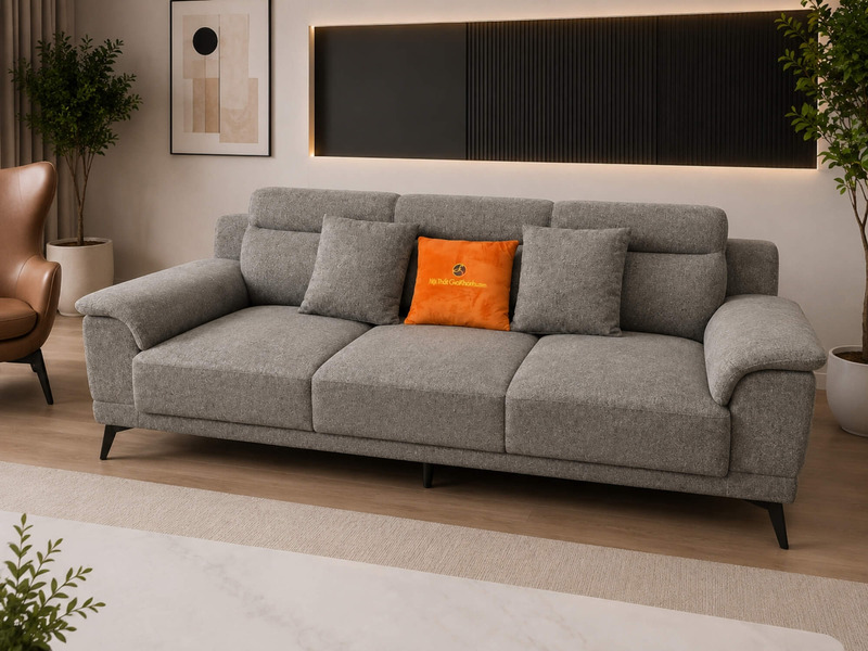 Sofa băng 3 Belluno SB01 chụp chính diện, nổi bật với tông màu xám nhạt và thiết kế hiện đại. Sản phẩm được bọc vải nỉ cao…