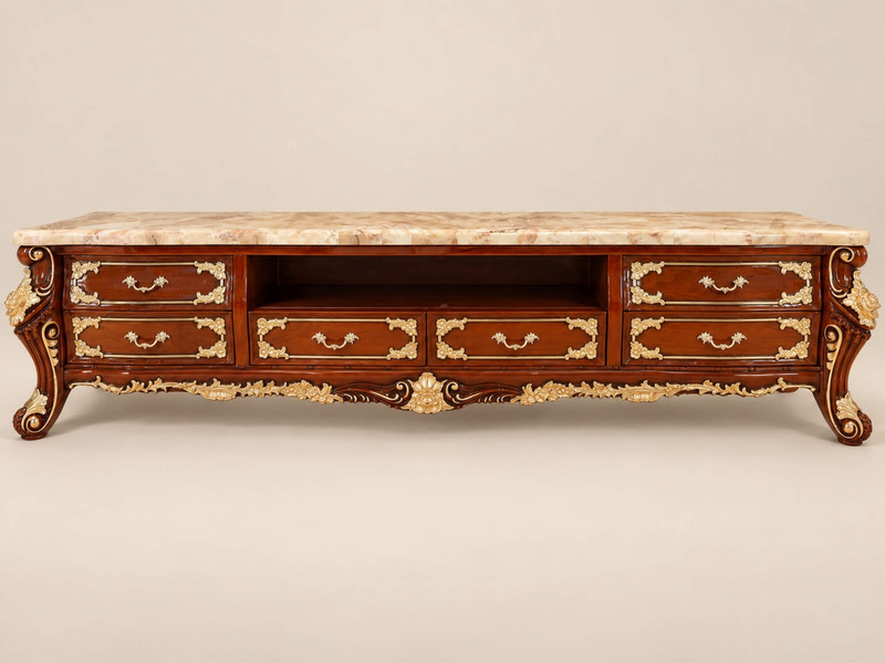 Kệ tivi phong cách tân cổ điển, chụp chính diện. Mặt kệ bằng đá marble vân tự nhiên màu kem, thân kệ gỗ Gõ Đỏ màu nâu đỏ v…