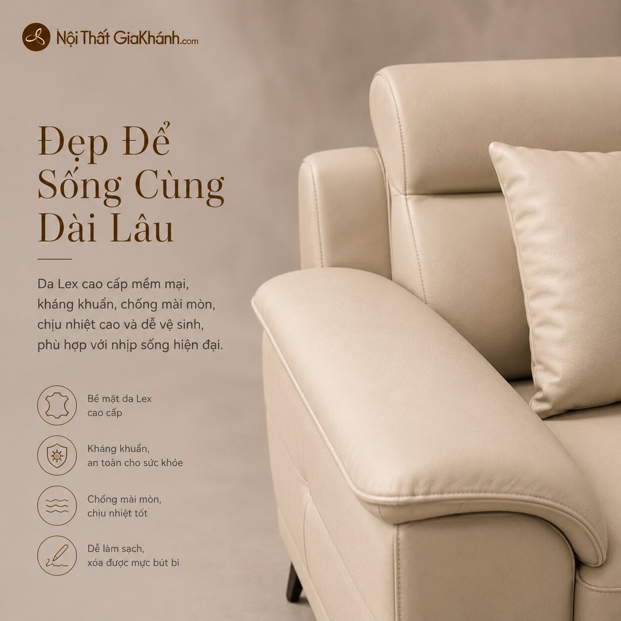 Cận cảnh phần đệm ngồi và tay vịn của sofa Belluno SB01, bọc da màu kem, với thiết kế dày dặn, êm ái, cùng đường may tinh…