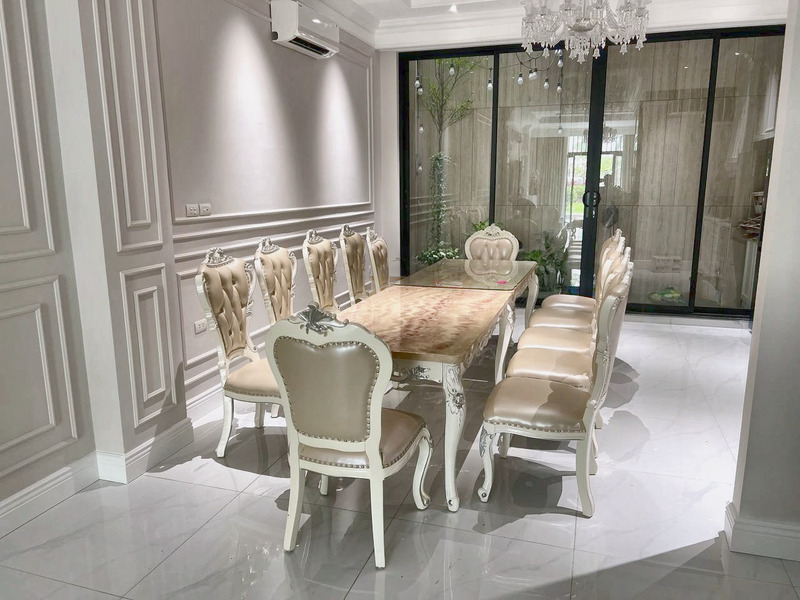 Bộ bàn ăn 10 ghế tân cổ điển mặt đá tại nhà khách hàng – Nội Thất Gia Khánh