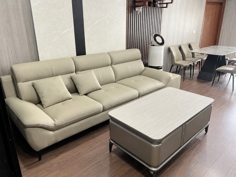 Bàn trà mặt đá vân trắng bo góc tại showroom – Nội Thất Gia Khánh