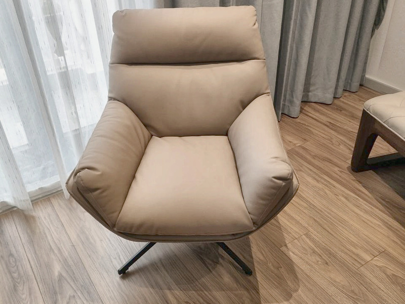 Ghế thư giãn bọc da lưng cao tại showroom – Nội Thất Gia Khánh